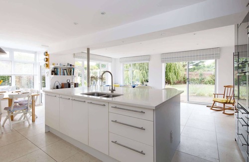 Birdham House | Secluded rural retreat, close to beach - sleeps 12