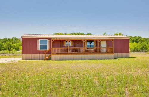 Avoca House | Secluded Texas Countryside Retreat Near Abilene