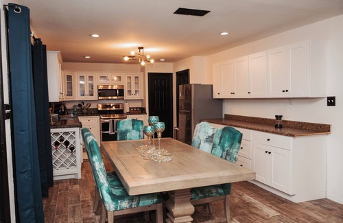Gober Other | Secluded TX Ranch Retreat. Romantic Sunsets , Hot-tub, Pet-friendly & Gated!