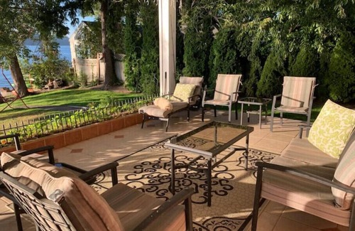 Retsil House | Secluded Waterfront Retreat