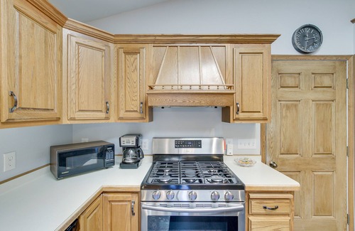 Pine River House | Secluded Wautoma Home w/Fire Pit!