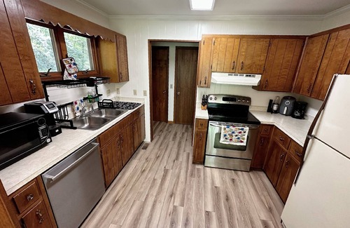Waynesville Cabin | Secluded, yet centrally located. Quiet Retreat. EV charger friendly