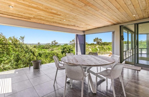 Castaways Beach House | Seclusion by the sea, Castaways Beach