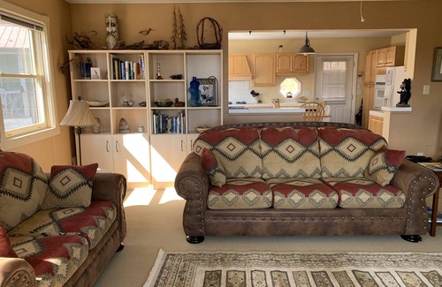 Todd House | Seclusion on a Horse Farm - Million Dollar View - Ride - Hike - Fish - Sauna