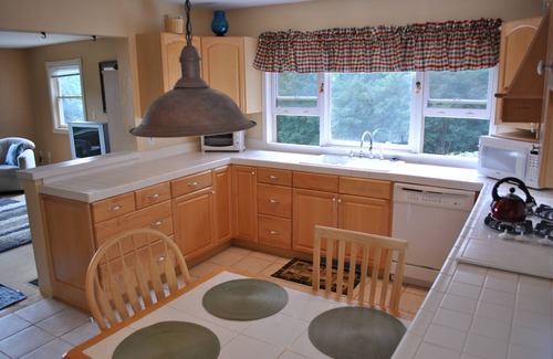 Todd House | Seclusion on a Horse Farm - Million Dollar View - Ride - Hike - Fish - Sauna