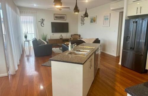 Bonny Hills Apartment | Second Level on Honeysuckle