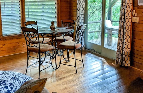 Sulphur Cabin | Secret Cove - a quiet Oklahoma vacation cabin rental