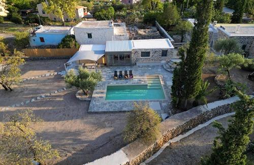Aegina Cottage | Secret Garden Cottage - Serene & Private