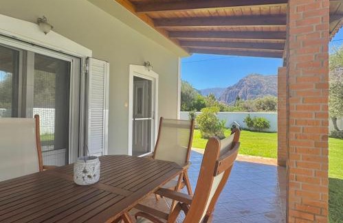 Diakofto Apartment | Secret Garden