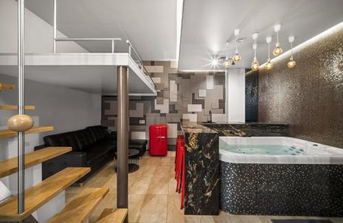 Business District Apartment | Secret Lounge - Cozy Studio with Sauna and Jacuzzi