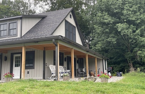 Williamstown Apartment | Secret, one-bedroom hideaway overlooking picturesque field in Williamstown