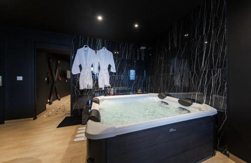 Villecresnes Apartment | SecretBlackRoom