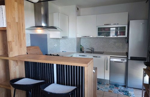 Le Merlan Apartment | Secure apartment close to all amenities.