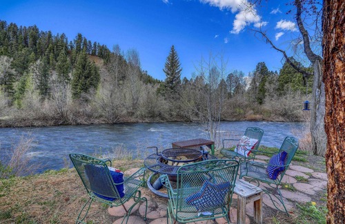 San Juan River Village House | See Fall's Changing Colors! San Juan River House: Riverfront Fire Pit, Near Skiing and Hot Springs!