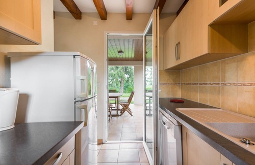 Saint-Jean-le-Vieux Apartment | See Promotion 2024! Domaine du Lac d'Harrieta: Your vacation in the Basque Country.