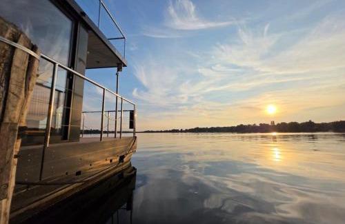 Zernsdorf Boat Rental | Seeblick Hausboot Sambesi