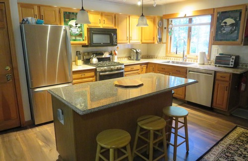 North Conway Condo | Seeking silence and leisure yet close to action & nature, shopping and dining!