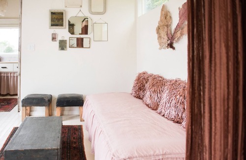 Round Top Cottage | Seen in 250 Articles ★ Close to Town ★ Lux Bed & Linens ★ Private ★ The Eisley