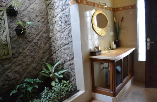 Candi Dasa House | Segara Wangi Beach Cottages