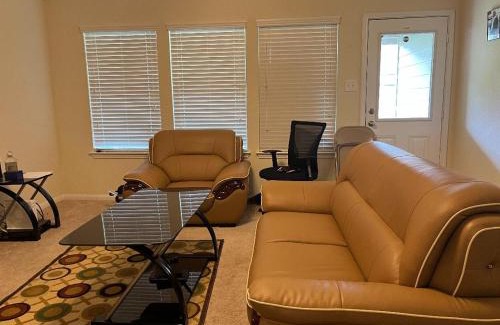 Fresno House | Select Luxurious 1 Room 1 king-sized Bed in Fresno Texas