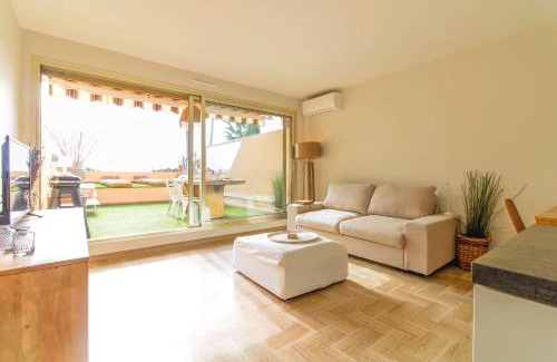 Le Lavandou Apartment | SELECT'soHOME - Magnifique studio au cœur du Lavandou pour 3 personnes avec vue mer ! - DREAM BEACH