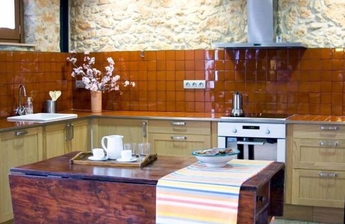 Castellet Cottage | Self catering Ca l´Helena for 8 people.