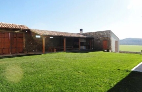 Vilanova de l'Aguda Cottage | Self catering cottage La Torra de Ribelles for 15 people