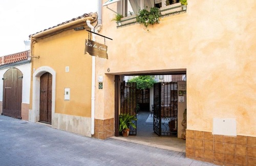 Torrelles de Foix Cottage | Self catering Ca La Laia for 9 people