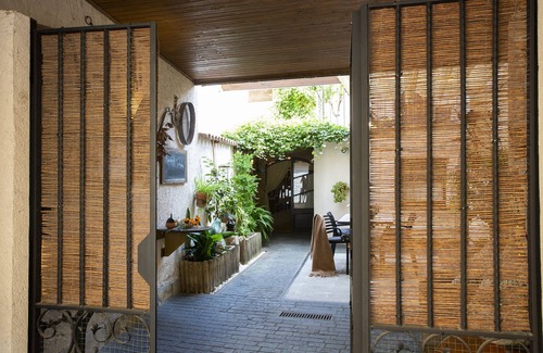 Torrelles de Foix Cottage | Self catering Ca La Laia for 9 people