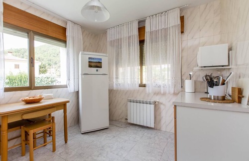 Piedralaves Apartment | Self catering Amatalasviñas for 8 people
