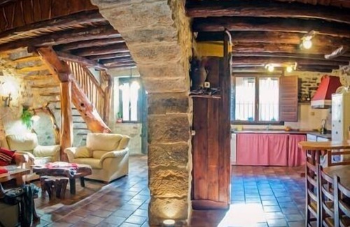 Enroig Cottage | Self catering Art Rustic for 12 people