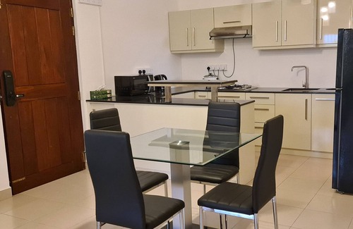 Homagama Apartment | Self Catering Flat (2 BHK AC/HW) at Homagama MCR
