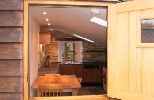 Quedgeley Cottage | Self Catering Holiday Accomodation In Fulready, South Warwickshire, England
