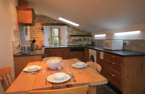 Quedgeley Cottage | Self Catering Holiday Accomodation In Fulready, South Warwickshire, England