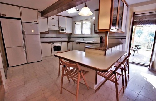 Santa Pau Cottage | Self catering Mas La Costa for 16 people