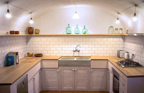 Vilanant Cottage | Self catering masia la capsa de Llum for 16 people