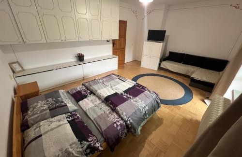 Nitra House | -Self-Check- 4-bedroom Extra large house