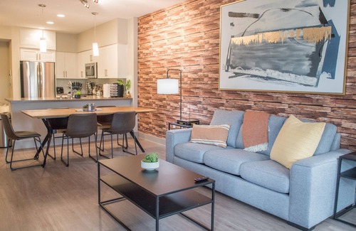 Fullerton Apartment | ✰Self Check in ✰ 100MB Wifi ✰Washer/Dryer✰King Bed