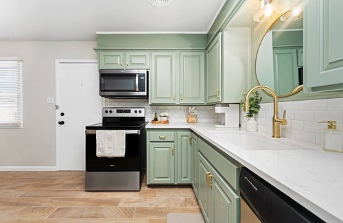 Lubbock House | Self Check-in #2 - Full Kitchen - Modern Design - Central