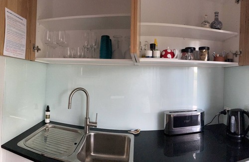 Yarrawonga House | Self contained accom near lake; pool, spa, deck + bbq