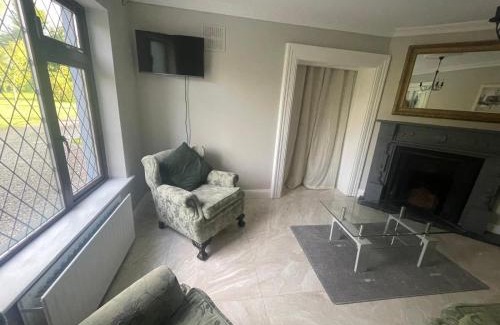 Gorey House | Self Contained Double Ensuite Room with private sitting room