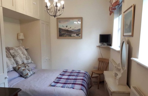 Dorking Apartment | Self-contained flat in rural setting