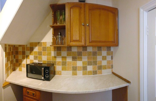 Bromyard Apartment | Self contained ground floor flat in peaceful location, excellent views and walks