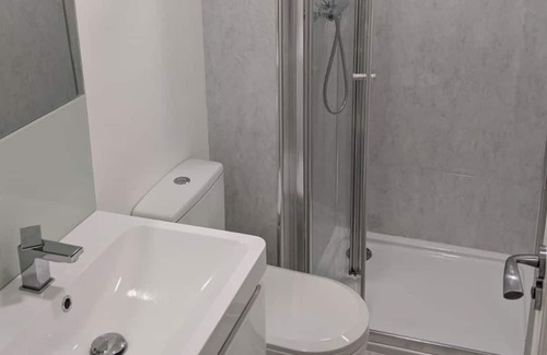 Dunfermline Apartment | Self-contained luxurious feel apartment: Rose Crescent