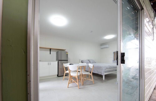 Wollongong Apartment | Self contained studio - Beach Shack