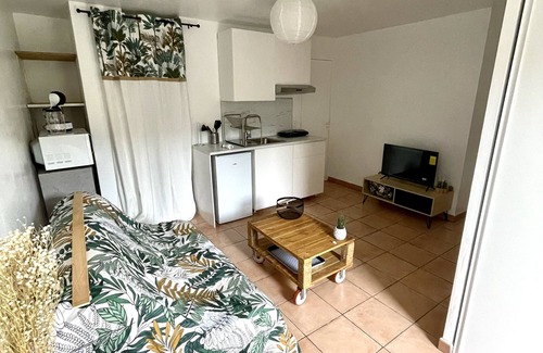 Frejus Apartment | Self-contained studio in villa in gated community