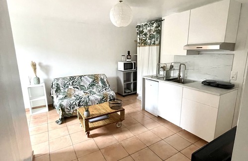 Frejus Apartment | Self-contained studio in villa in gated community