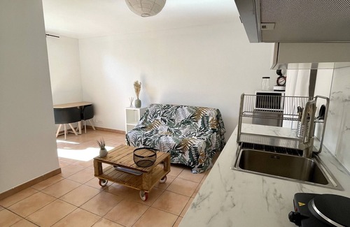Frejus Apartment | Self-contained studio in villa in gated community