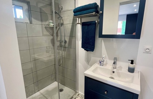 Fretin Apartment | Self-contained studio in the countryside 15 minutes from Lille Small terrace