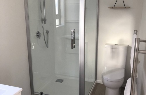 Taradale Apartment | Self contained Studio walking distance to Mission Estate